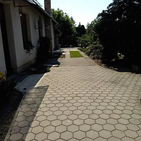 Malebny Dom V Kupelnom Meste Nesvady * Komárno