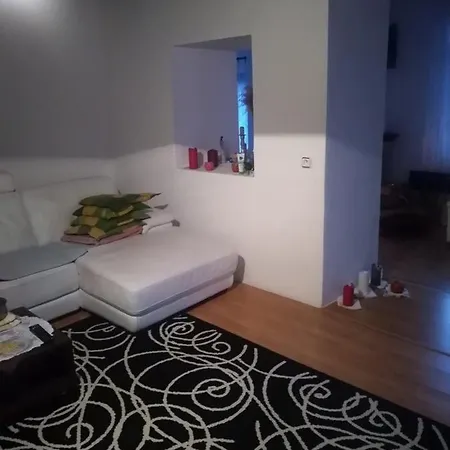 Malebny Dom V Kupelnom Meste Nesvady *